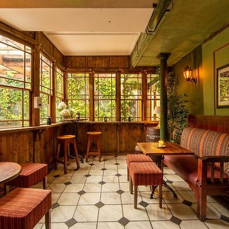 Foyles Hotel Клифден Экстерьер фото