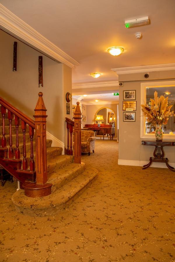 Foyles Hotel Клифден Экстерьер фото